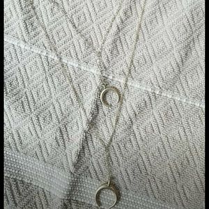 Triple chain necklace with horns